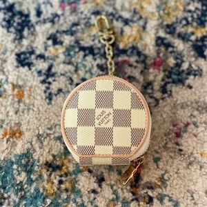Checkered AirPod case!